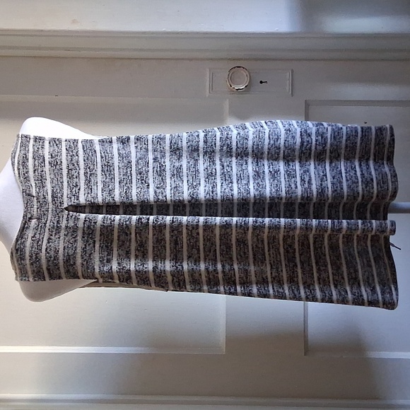 Striped Gray Sleeveless Sweater Tank Top - Picture 2 of 2